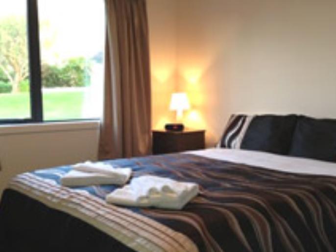 Bay Vista Waterfront Motel พิคตัน ภายนอก รูปภาพ